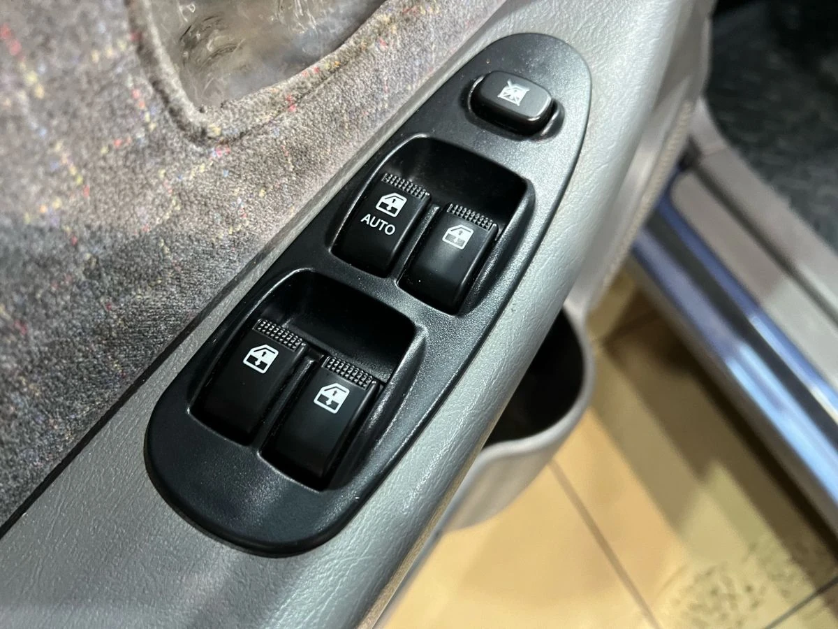 Kia Spectra, 2003г, передний привод, автомат