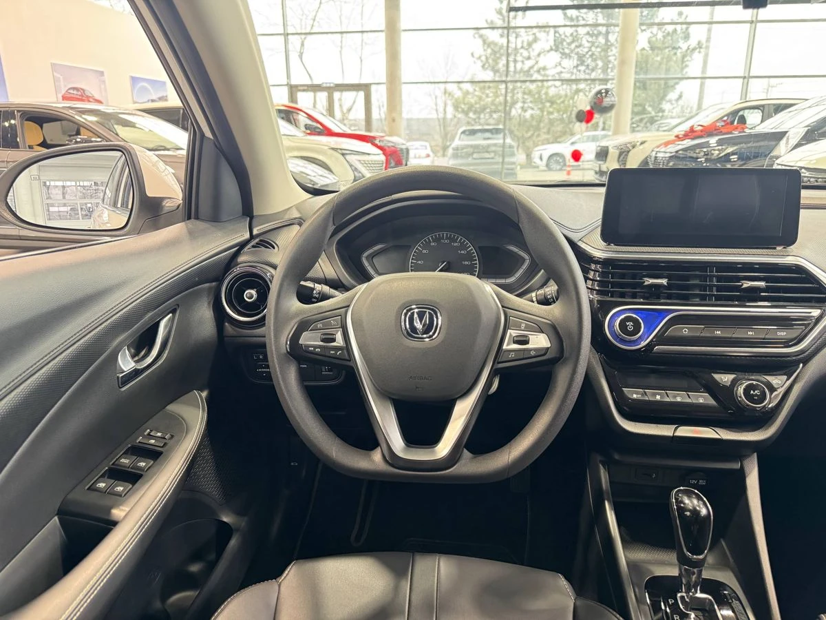 Changan Alsvin, 2023г, передний привод, робот