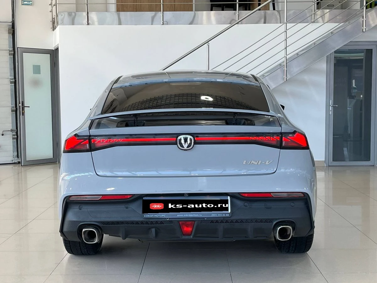 Changan UNI-V, 2023г, передний привод, робот