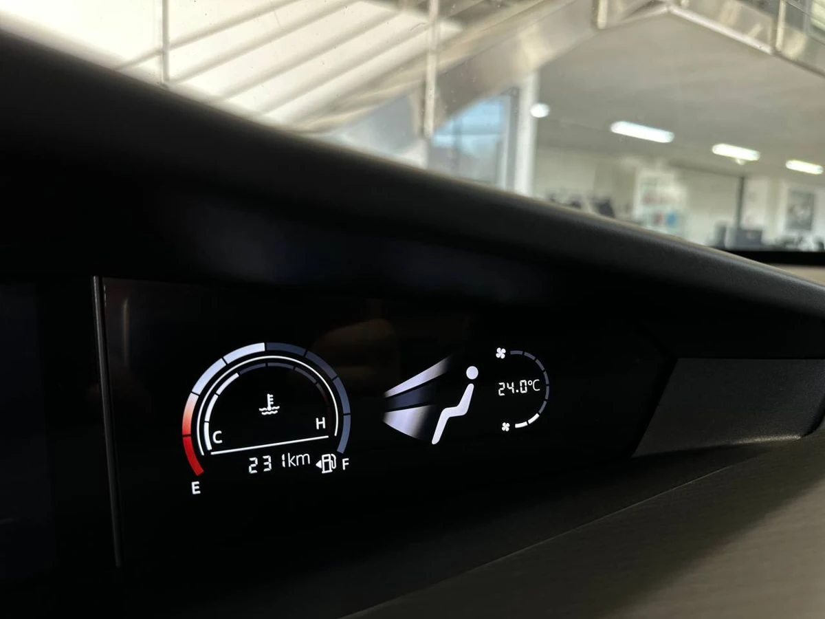 Changan UNI-V, 2023г, передний привод, робот