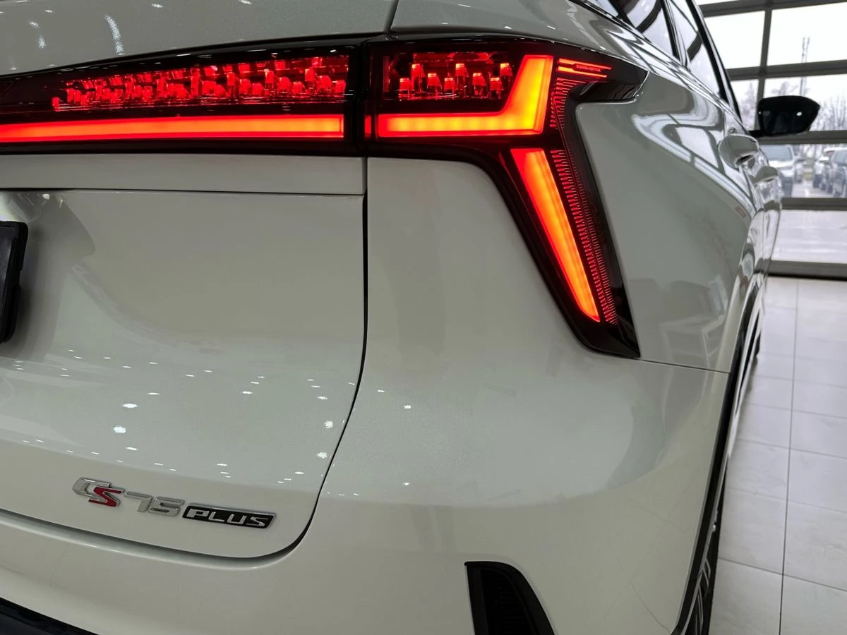 Changan , 2024г., передний привод, автомат