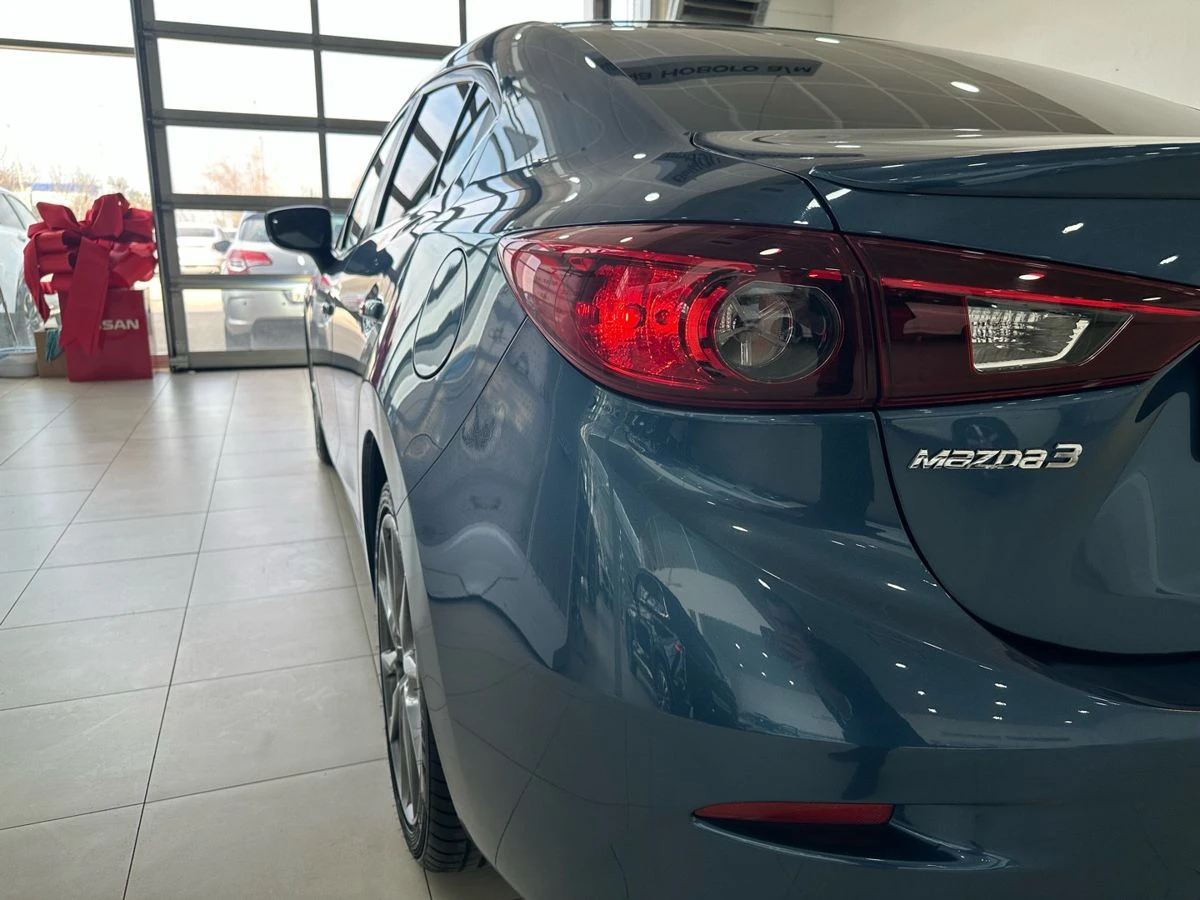 Mazda 3, 2017г, передний привод, автомат