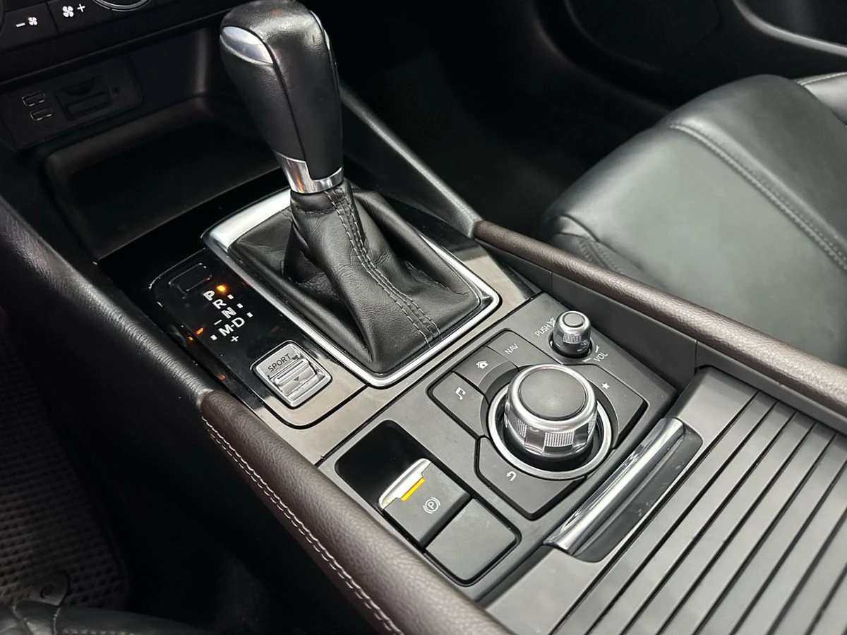 Mazda 3, 2017г, передний привод, автомат