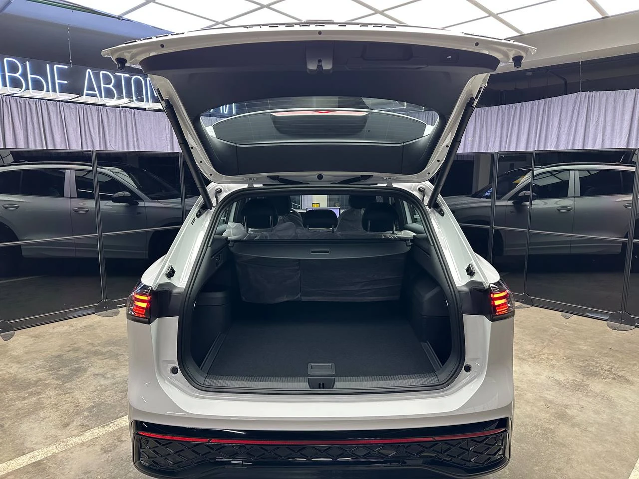 Volkswagen Tiguan, 2026г, полный привод, робот