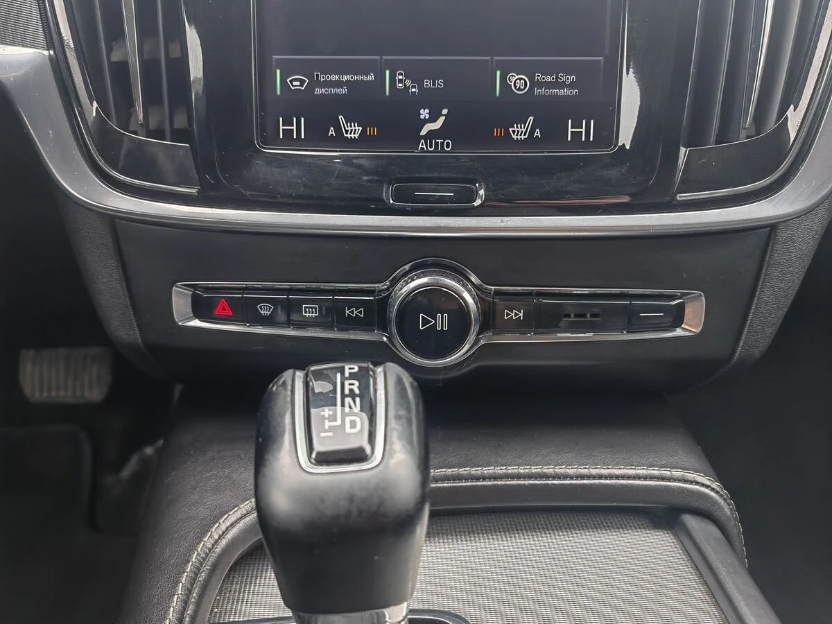 Volvo S90, 2017г, передний привод, автомат