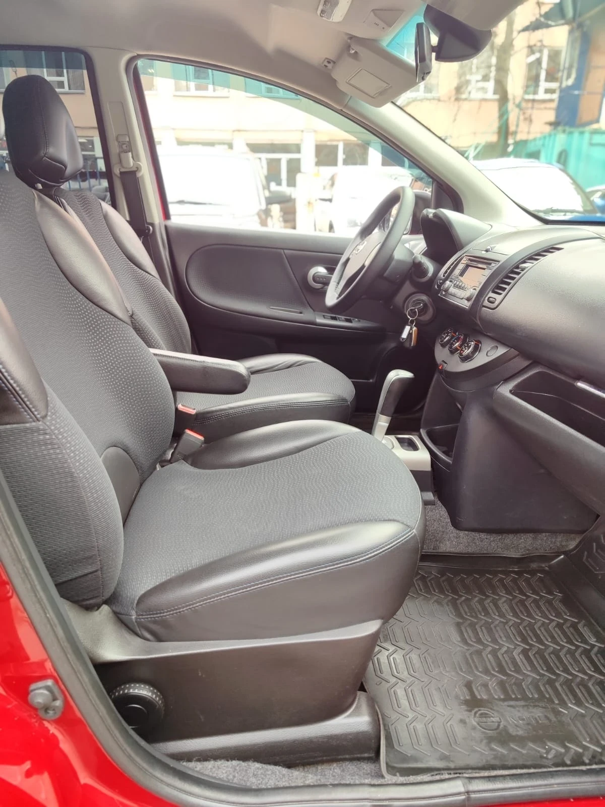 Nissan Note, 2012г, передний привод, автомат