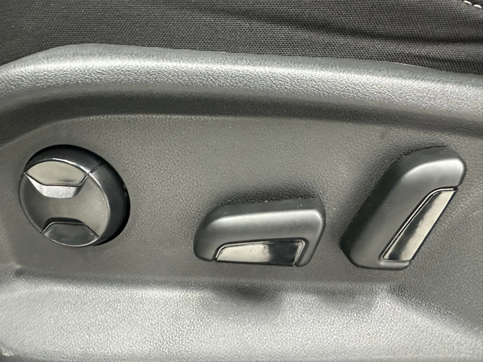 Volkswagen T-Roc, 2023г, передний привод, робот