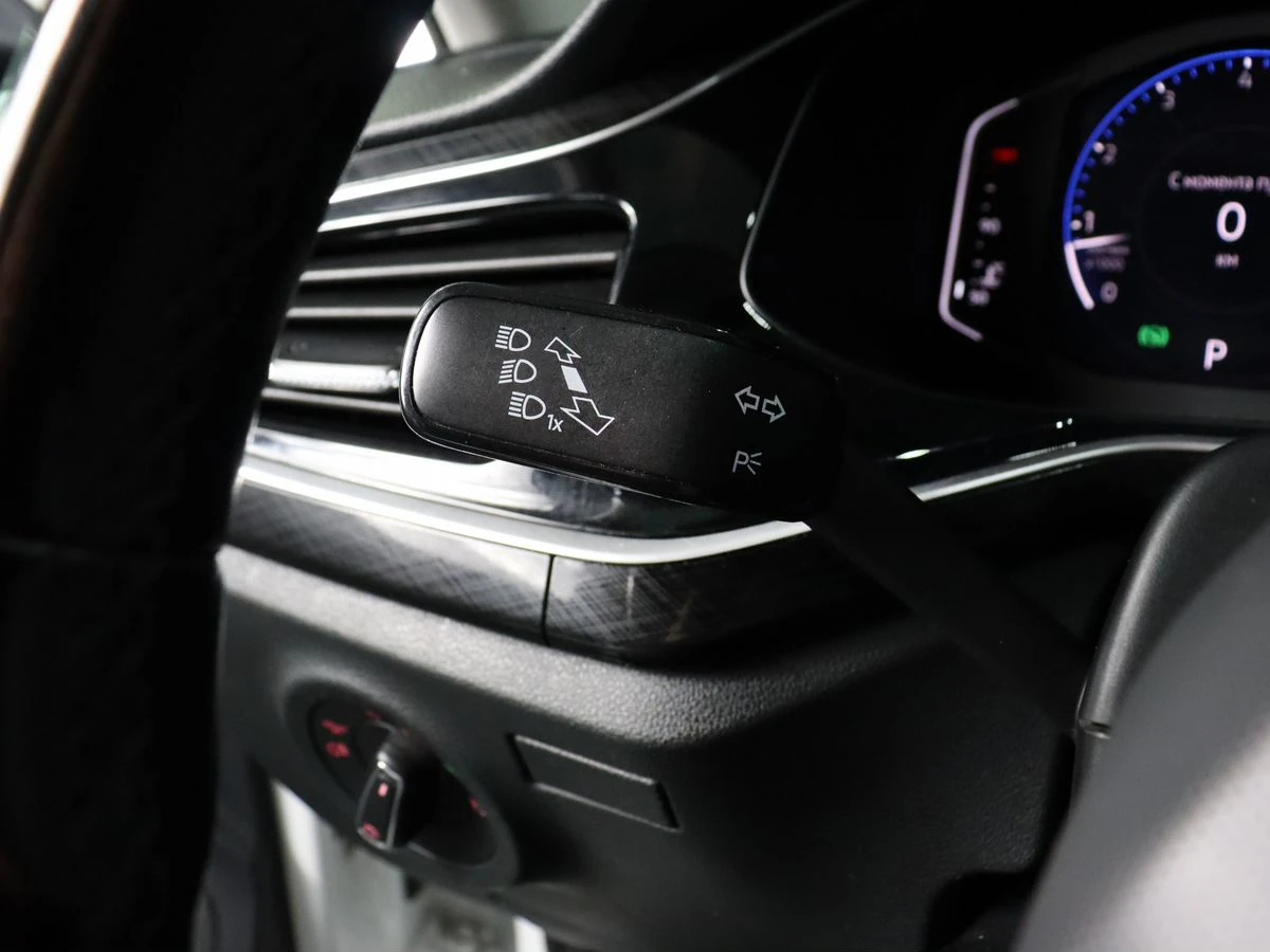 Volkswagen Polo, 2020г, передний привод, робот