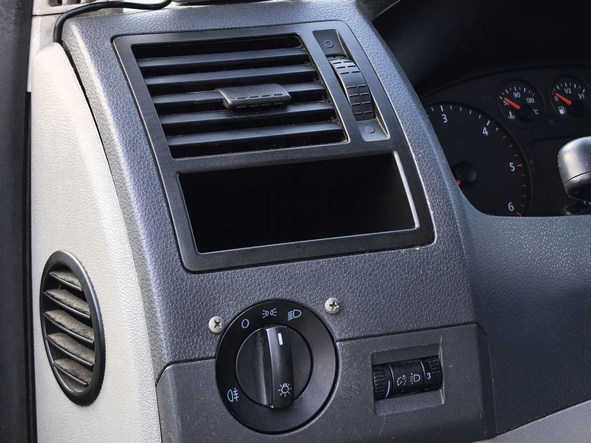 Volkswagen Transporter, 2003г, передний привод, механика