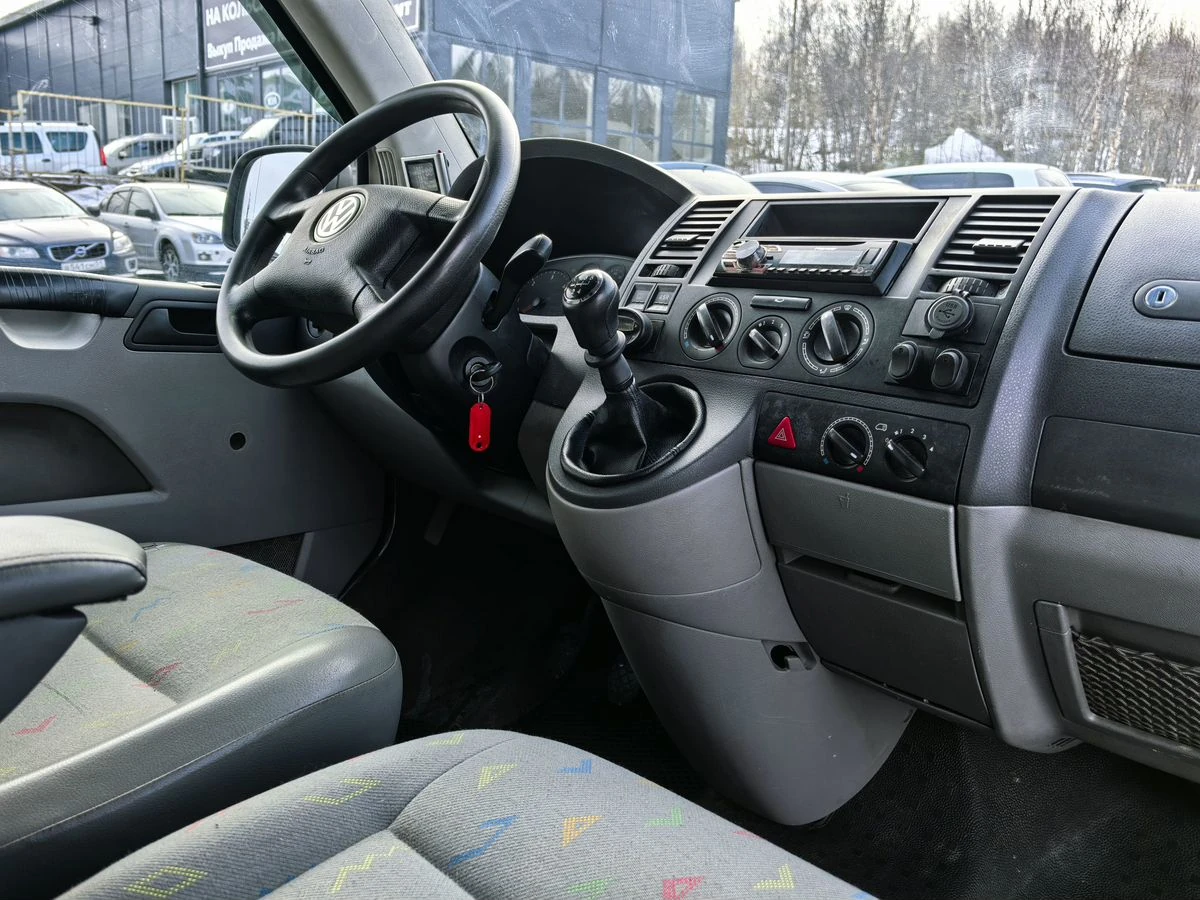 Volkswagen Transporter, 2003г, передний привод, механика