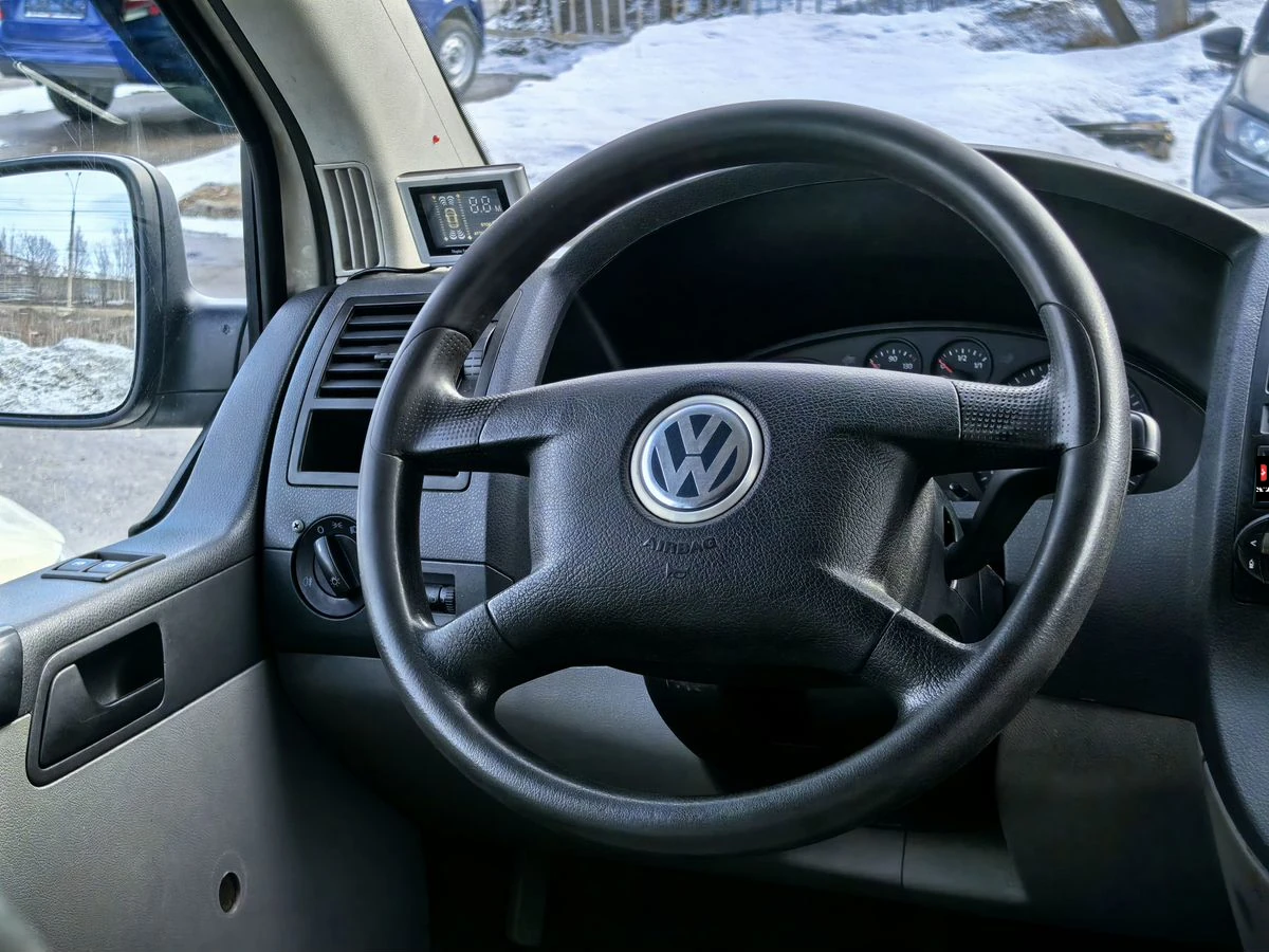 Volkswagen Transporter, 2003г, передний привод, механика