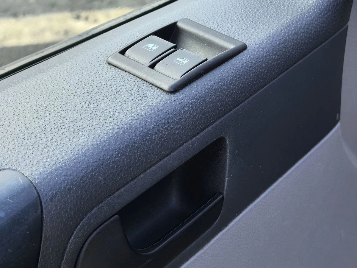 Volkswagen Transporter, 2003г, передний привод, механика