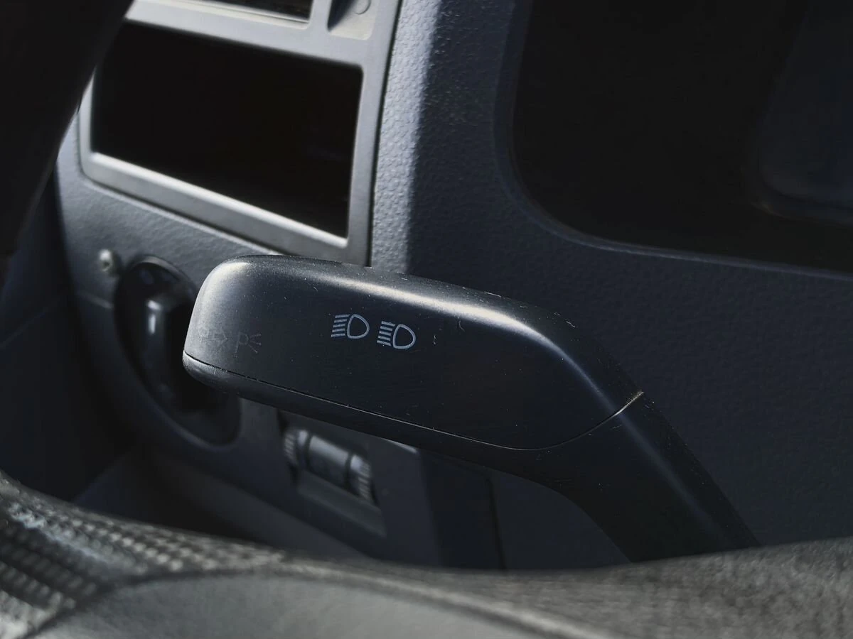 Volkswagen Transporter, 2003г, передний привод, механика