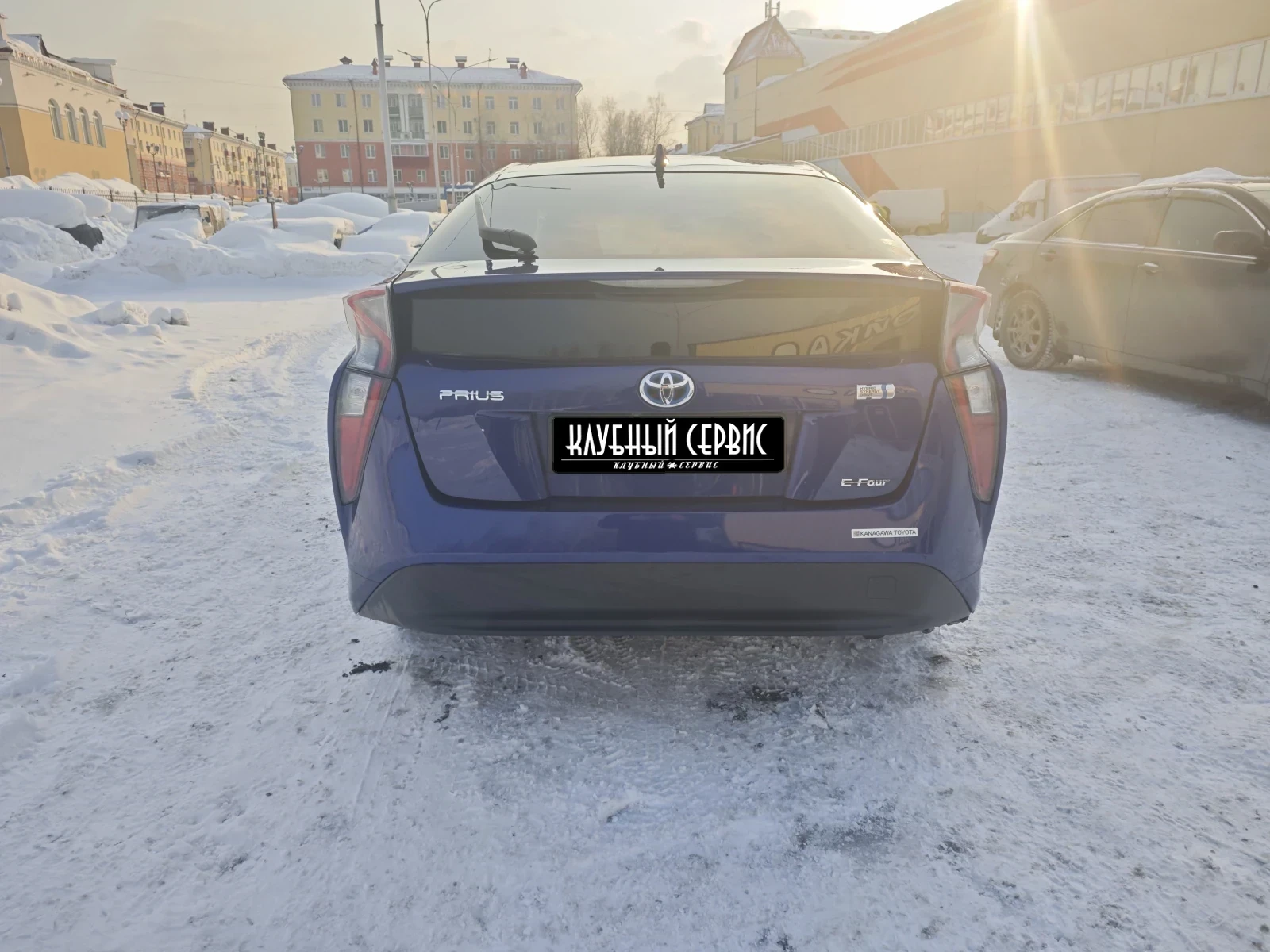 Toyota Prius, 2016г, полный привод, автомат