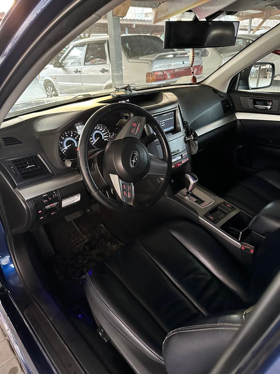 Subaru Legacy, 2011г, полный привод, вариатор