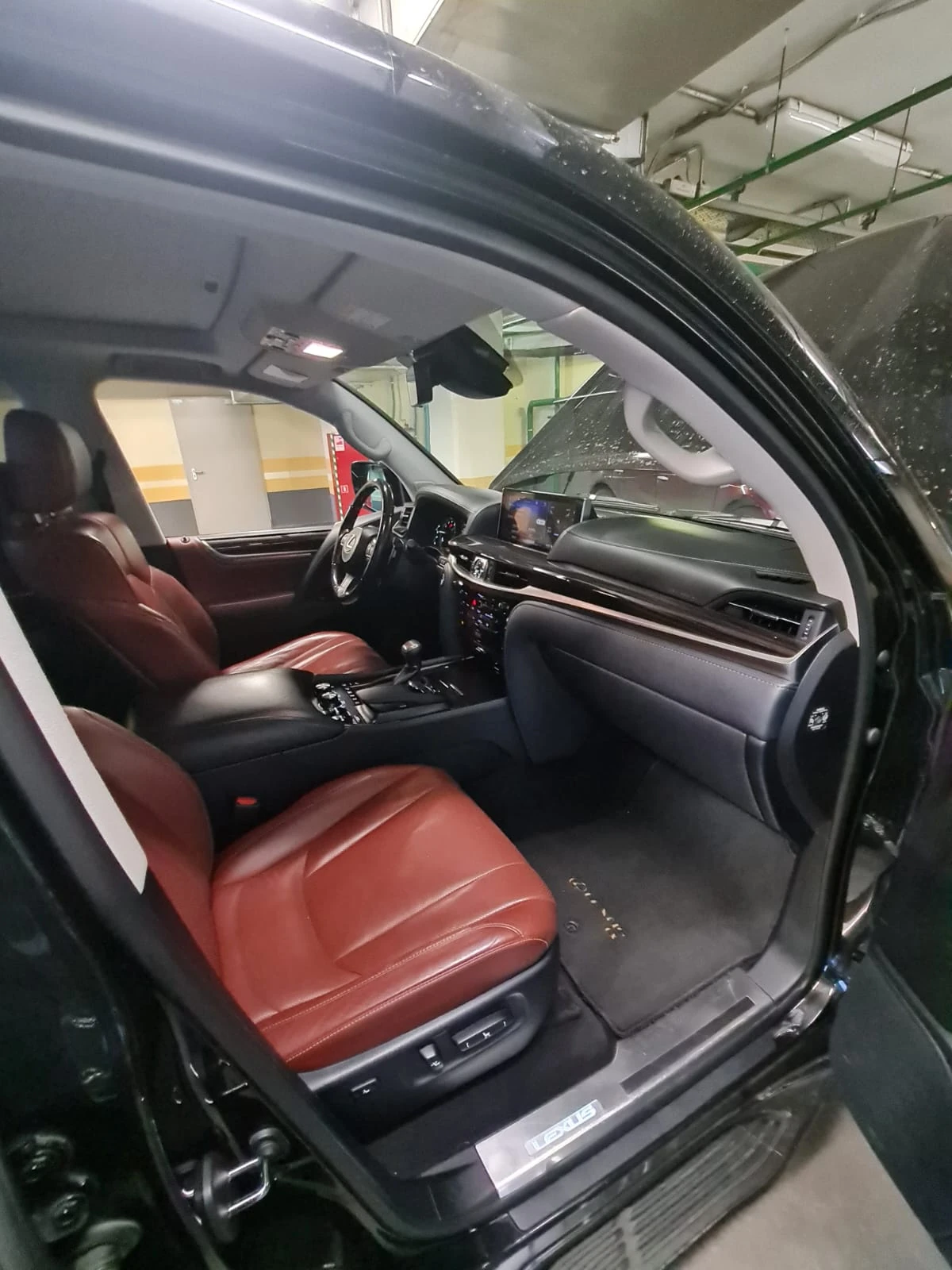 Lexus LX, 2021г, полный привод, автомат