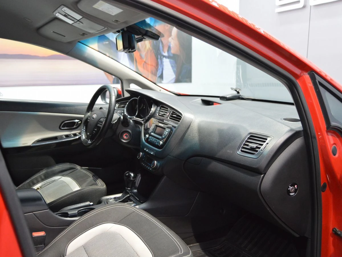 Kia Ceed, 2013г, передний привод, автомат