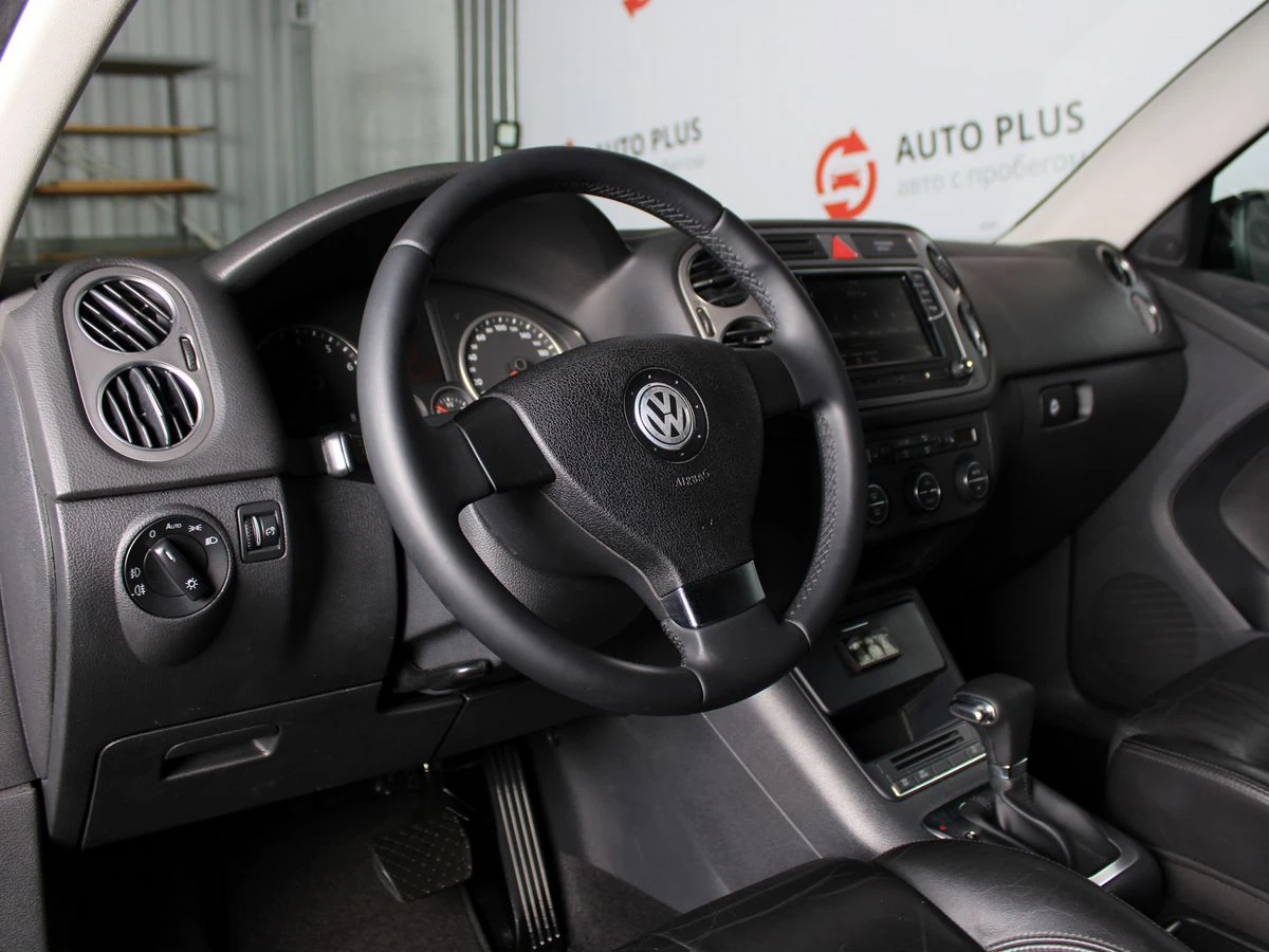 Volkswagen Tiguan, 2009г, полный привод, автомат