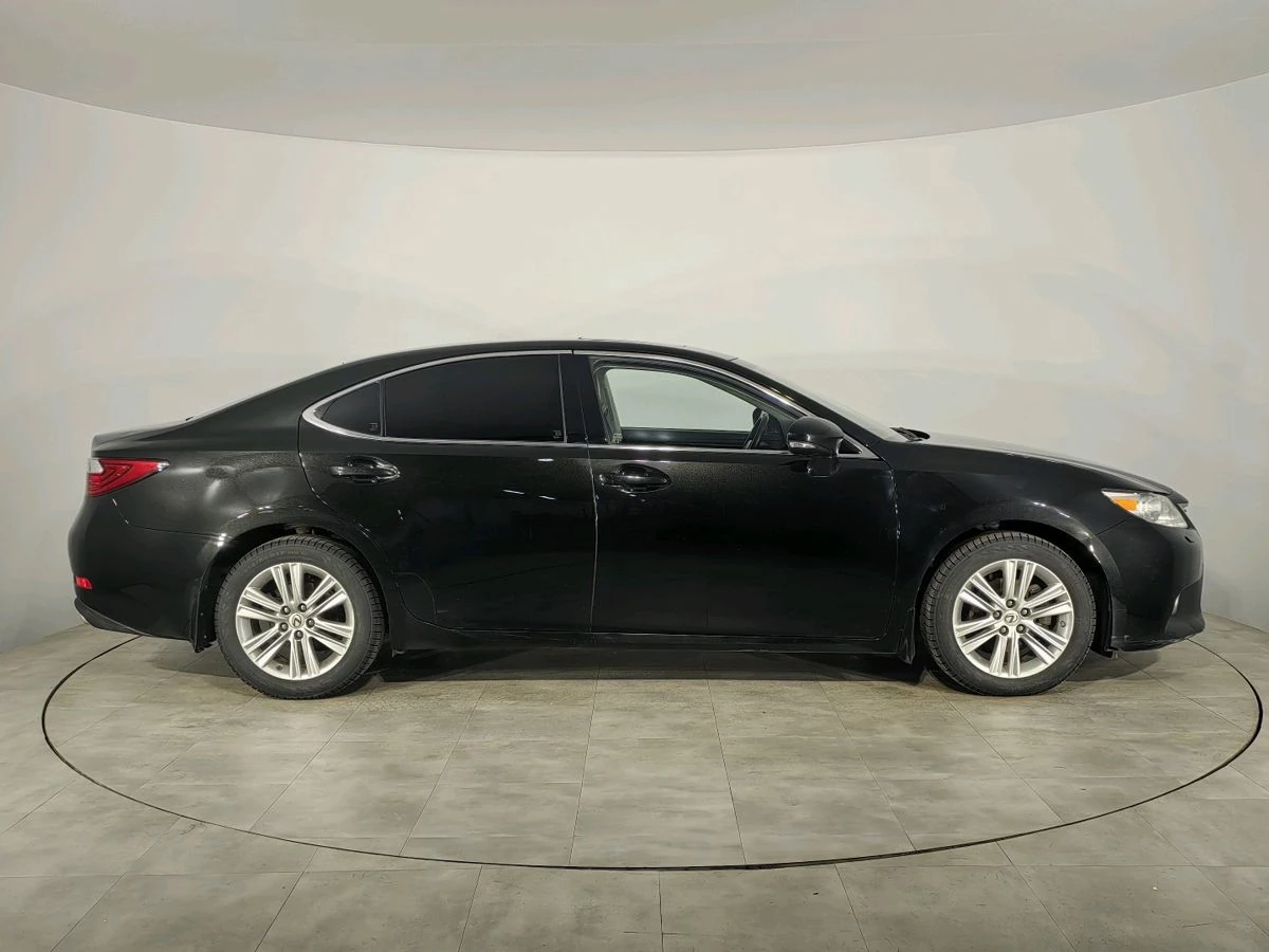 Lexus ES, 2015г, передний привод, автомат