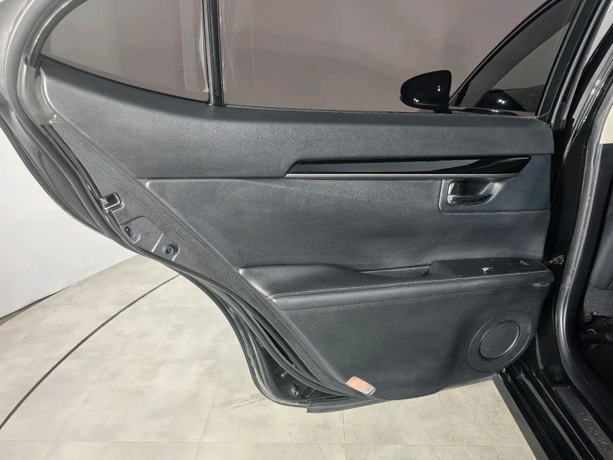 Lexus ES, 2015г, передний привод, автомат