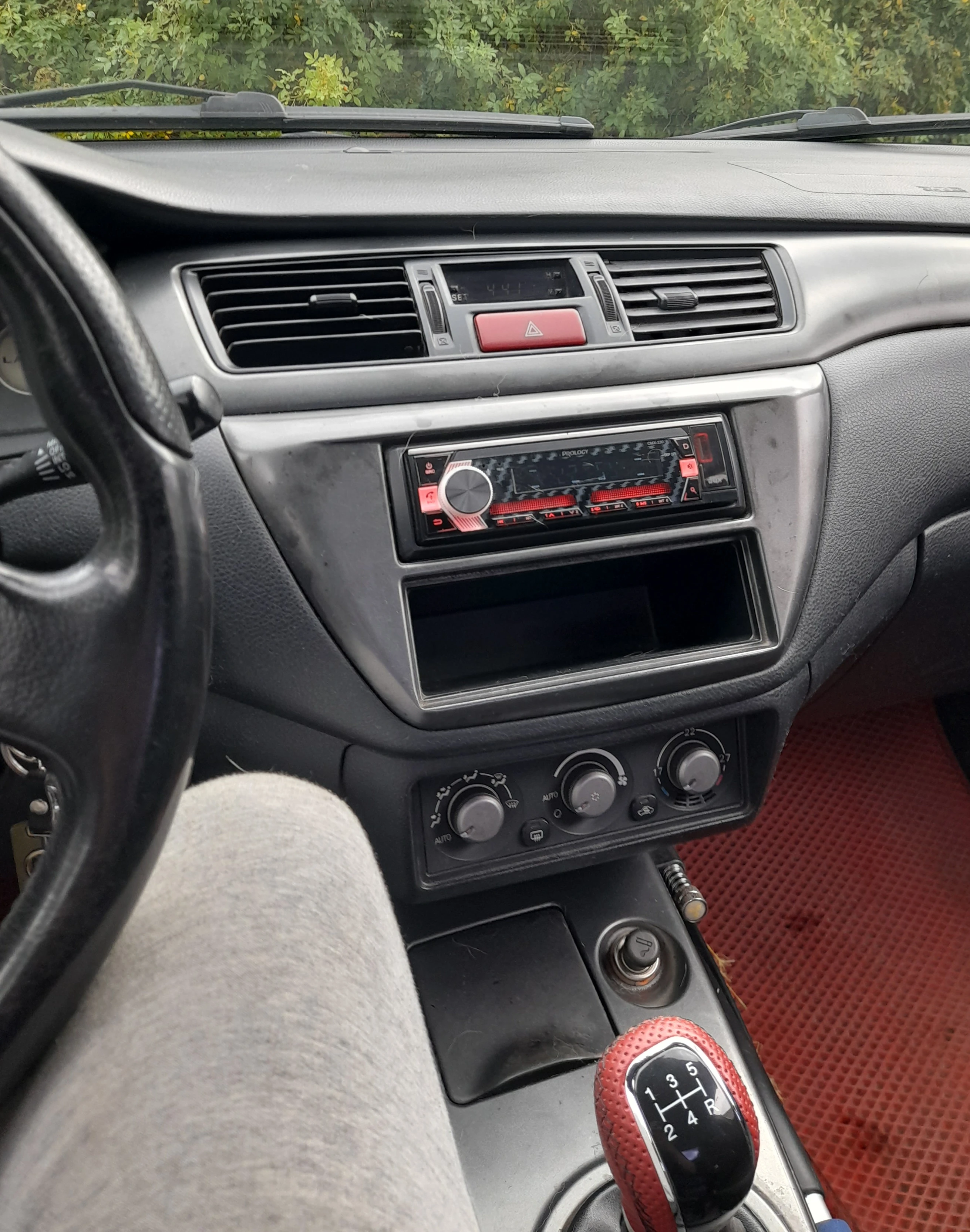 Mitsubishi Lancer, 2005г, передний привод, механика
