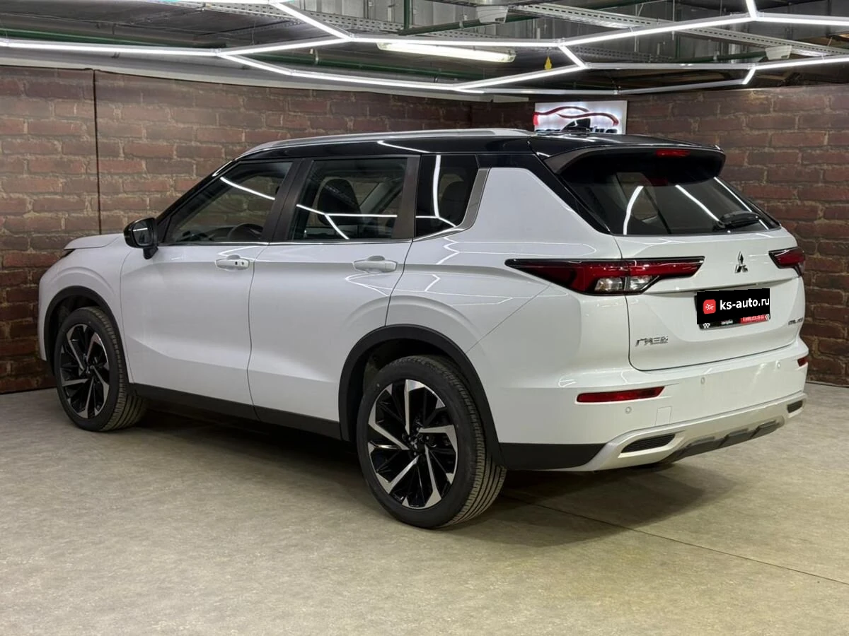 Mitsubishi Outlander, 2023г, полный привод, вариатор
