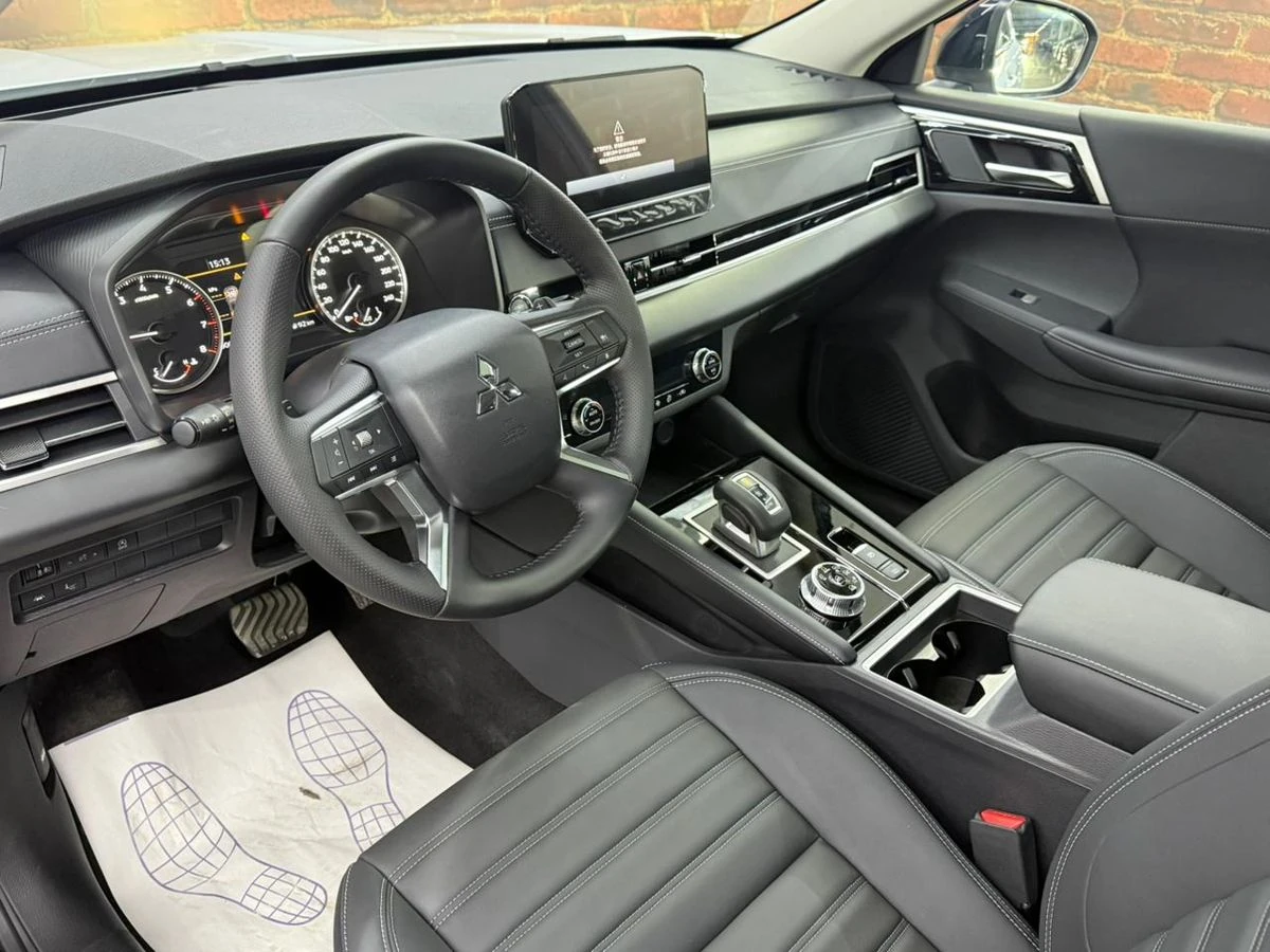 Mitsubishi Outlander, 2023г, полный привод, вариатор
