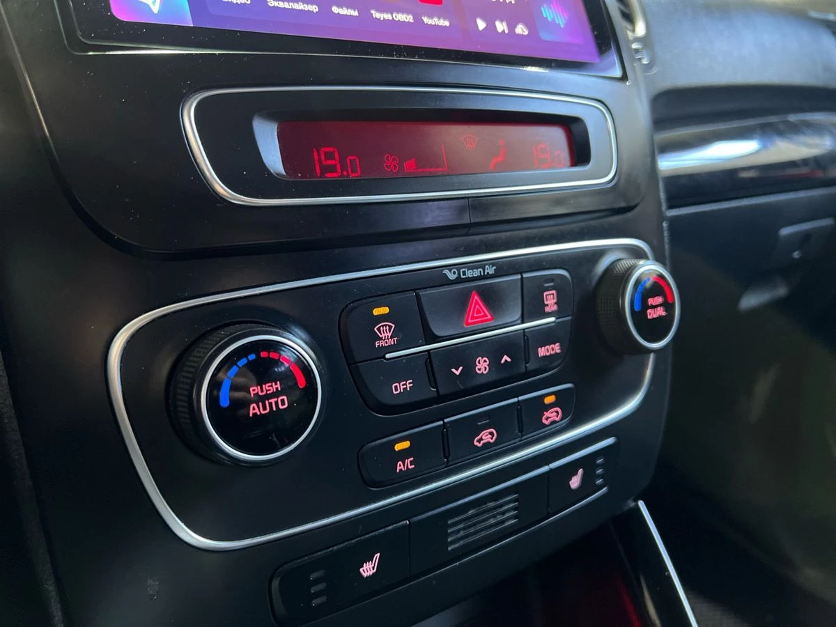 Kia Sorento, 2015г, полный привод, автомат