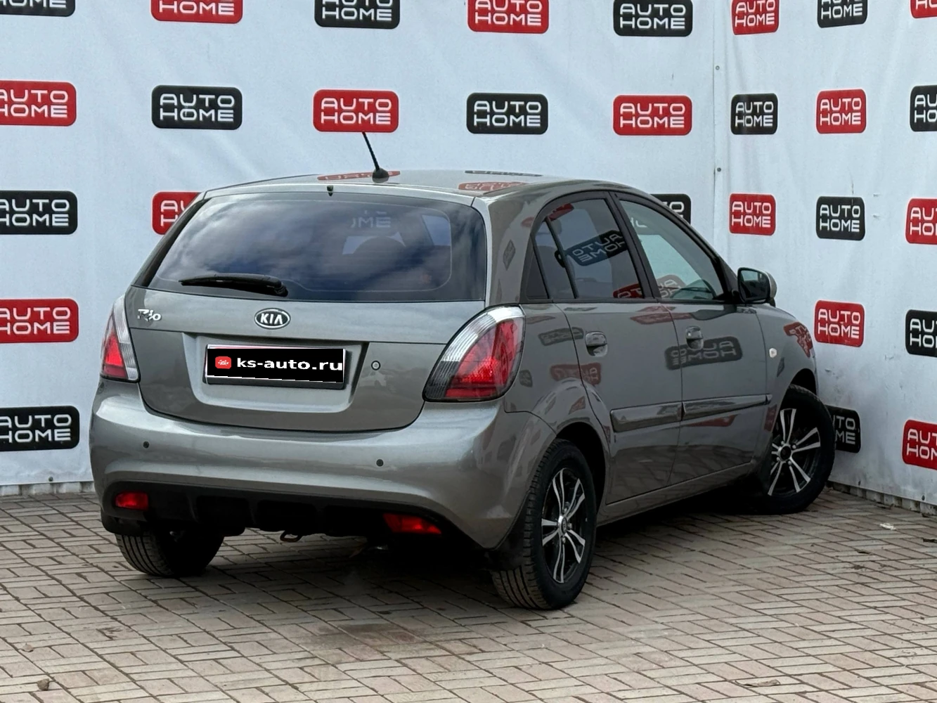 Kia Rio, 2010г, передний привод, автомат