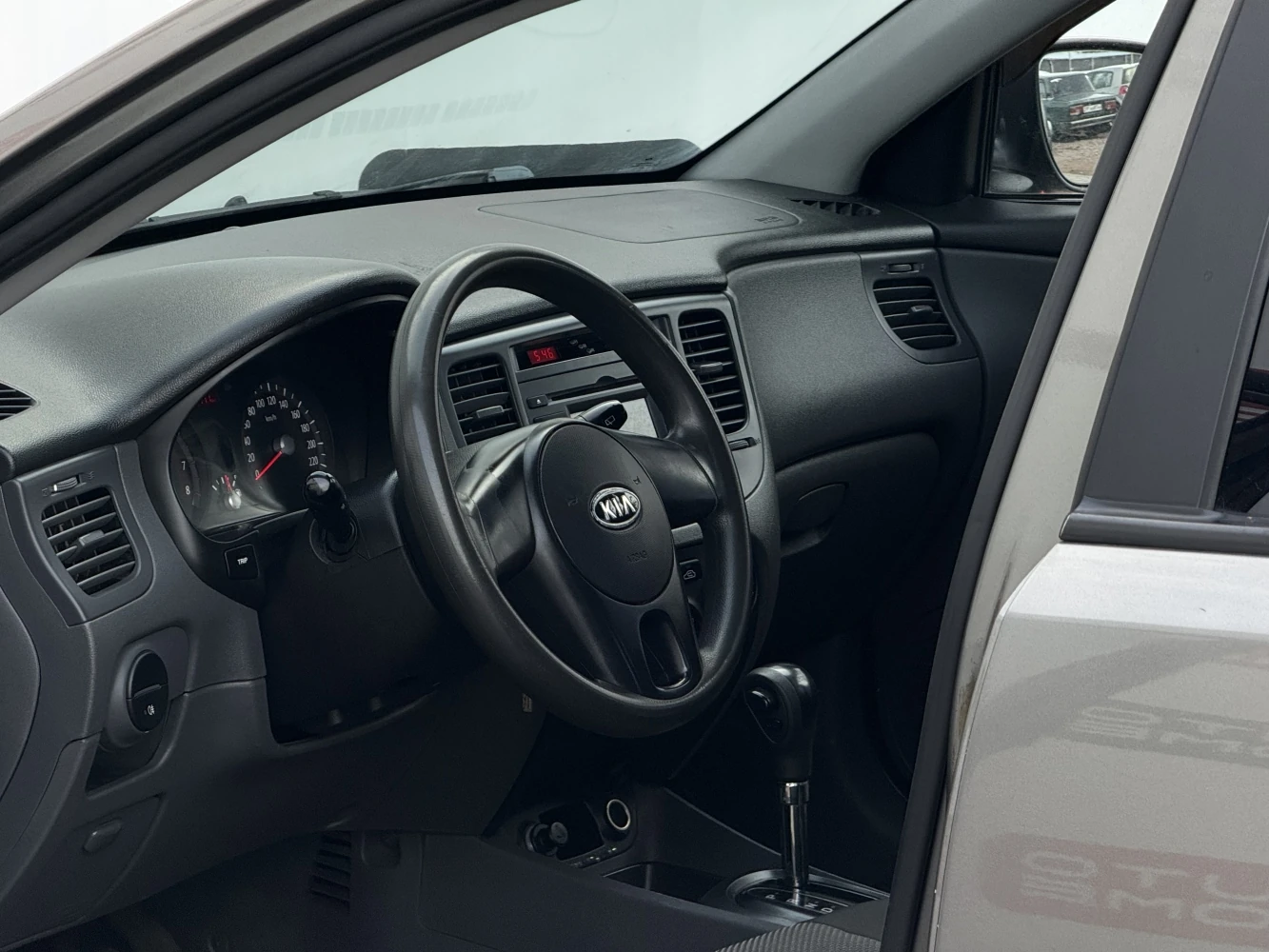 Kia Rio, 2010г, передний привод, автомат