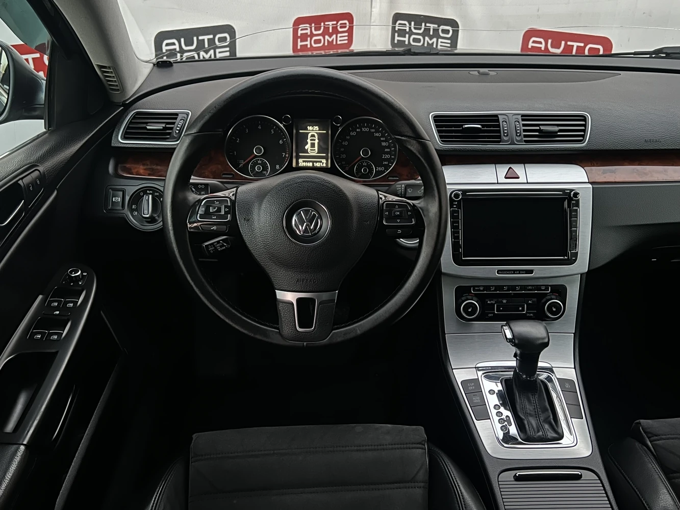 Volkswagen Passat, 2010г, передний привод, робот