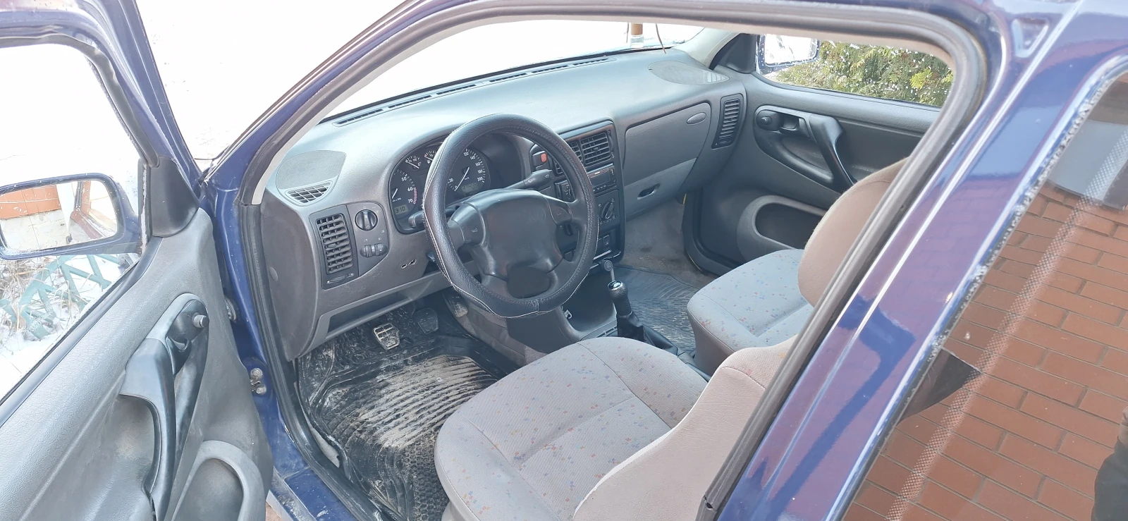 Volkswagen Polo, 1999г, передний привод, механика