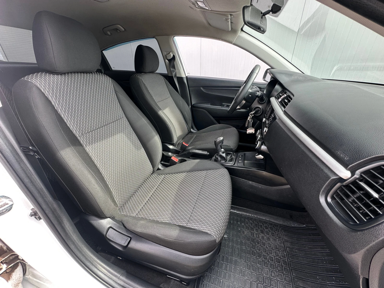 Kia Rio, 2017г, передний привод, механика