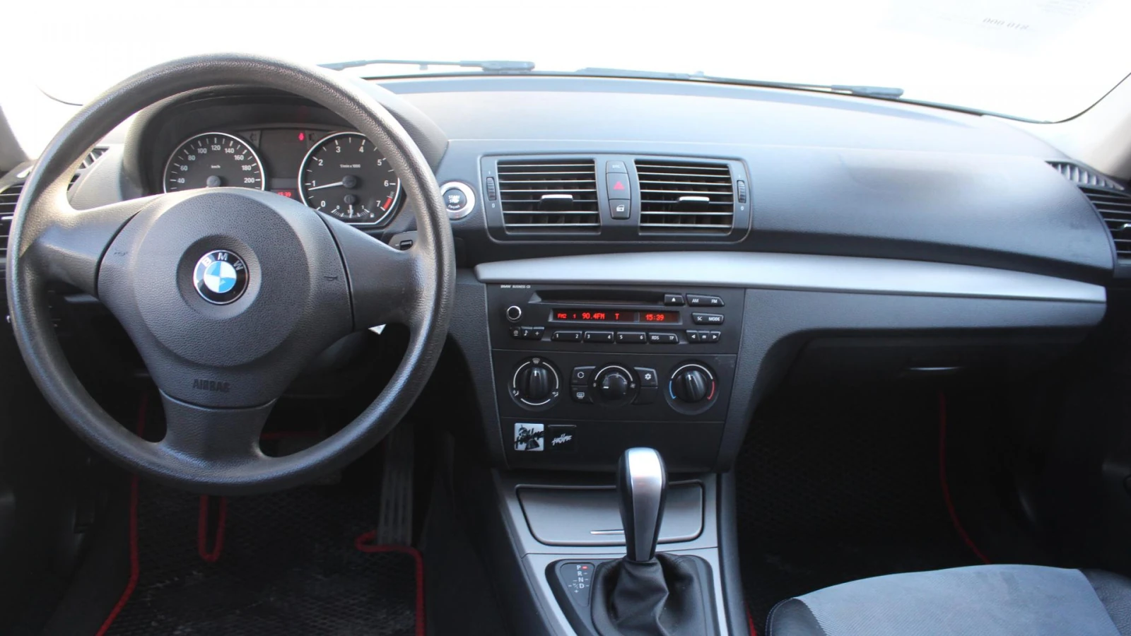 BMW 1 серии, 2008г, передний привод, автомат