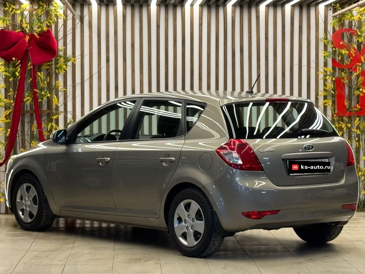 Kia Ceed, 2012г, передний привод, автомат