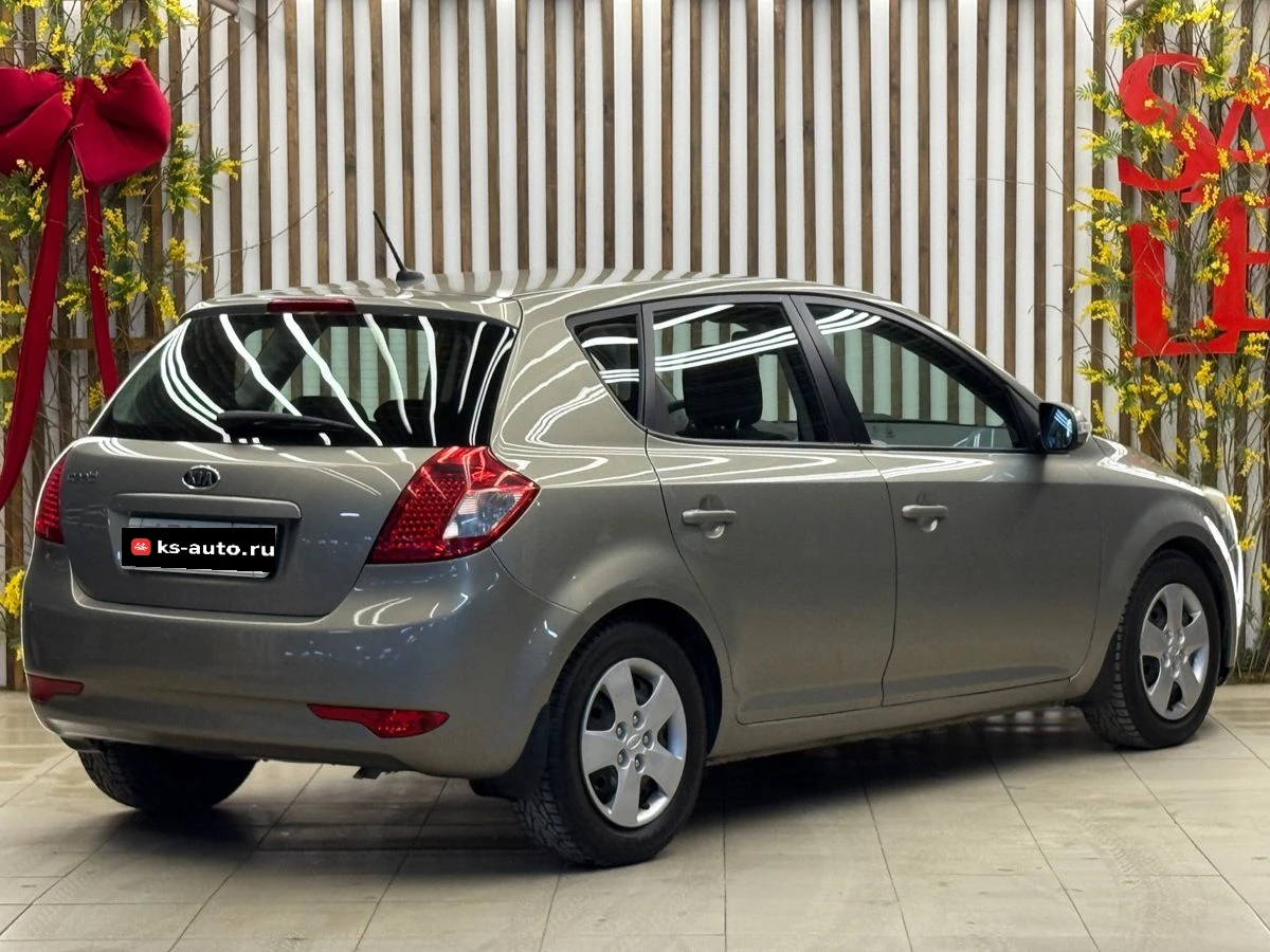 Kia Ceed, 2012г, передний привод, автомат