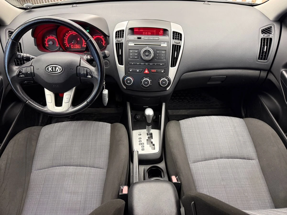 Kia Ceed, 2012г, передний привод, автомат
