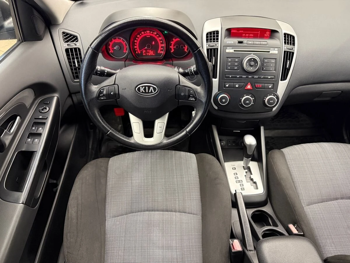 Kia Ceed, 2012г, передний привод, автомат
