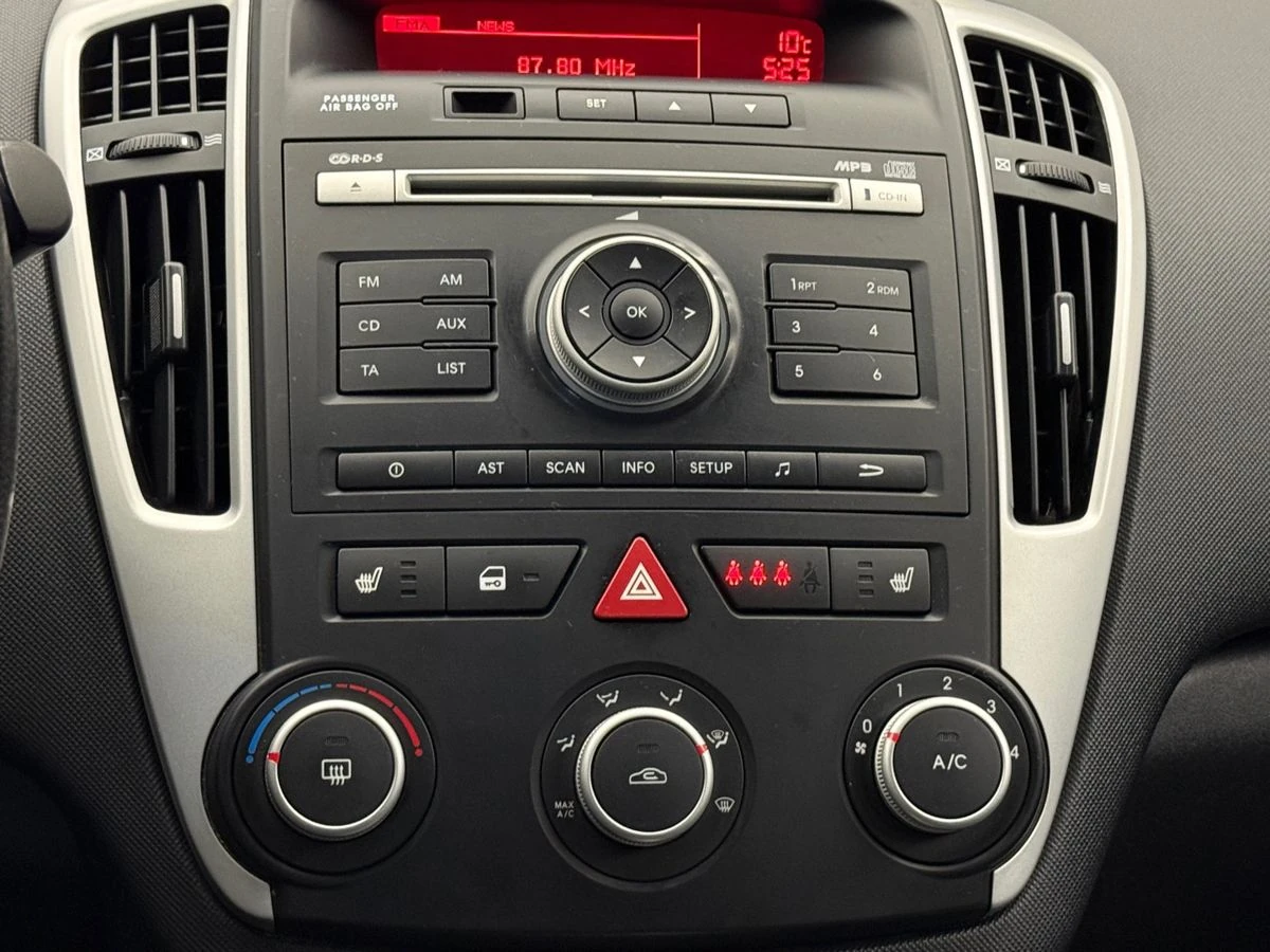 Kia Ceed, 2012г, передний привод, автомат