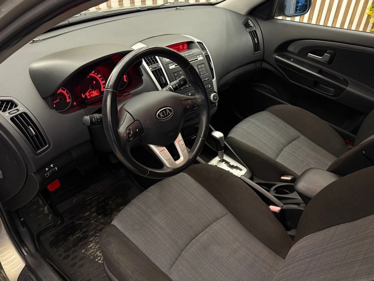 Kia Ceed, 2012г, передний привод, автомат