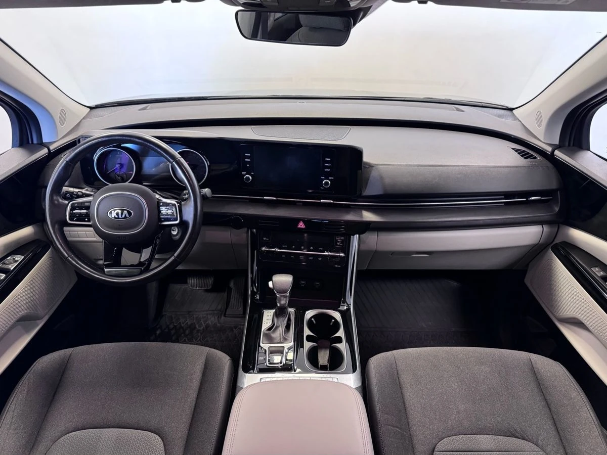Kia Carnival, 2021г, передний привод, автомат