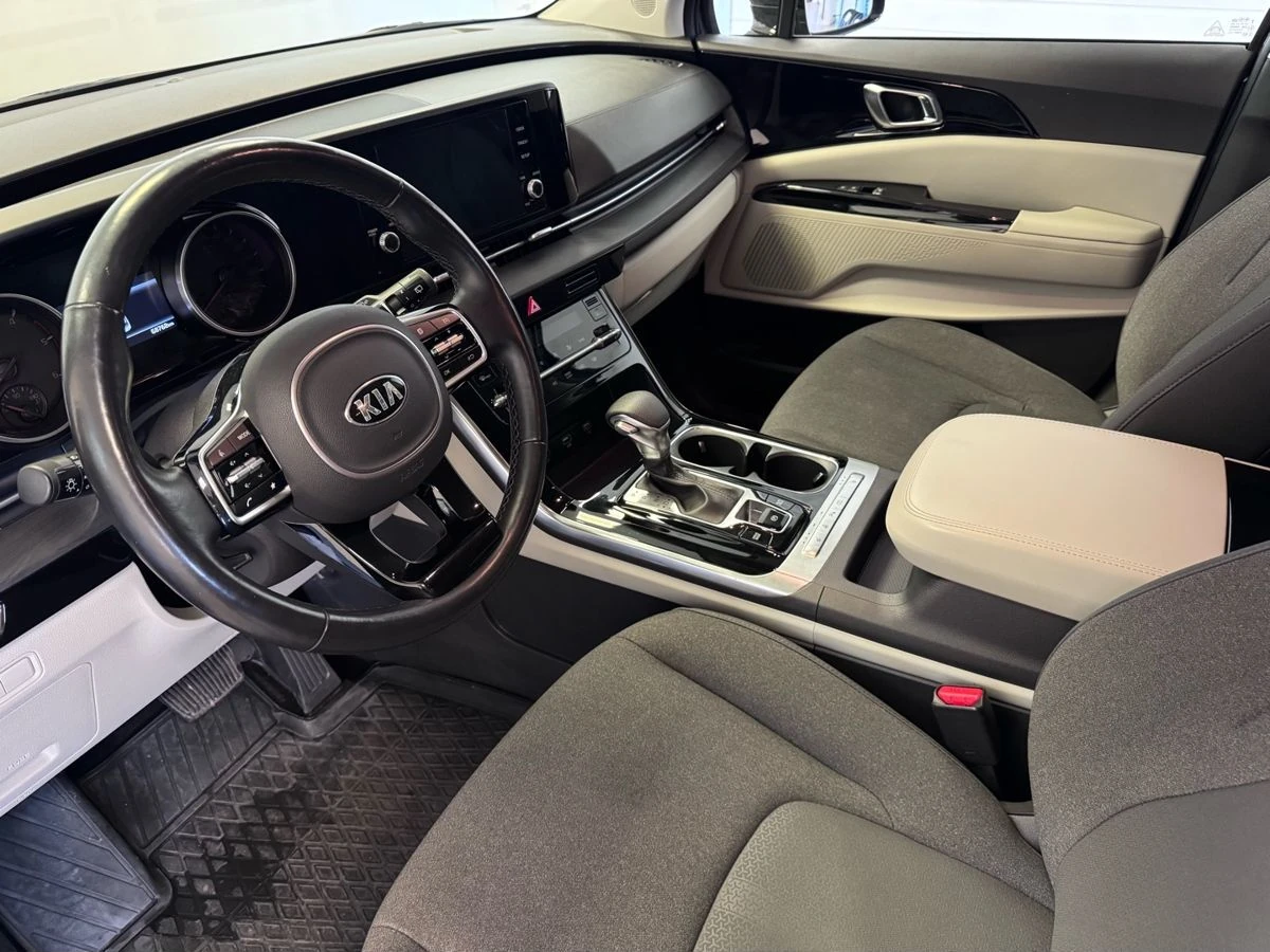 Kia Carnival, 2021г, передний привод, автомат