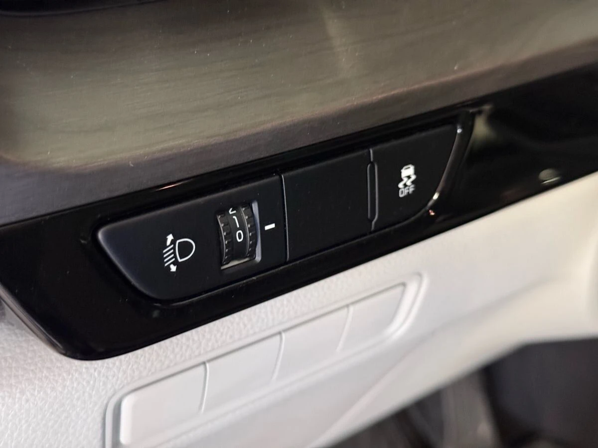 Kia Carnival, 2021г, передний привод, автомат