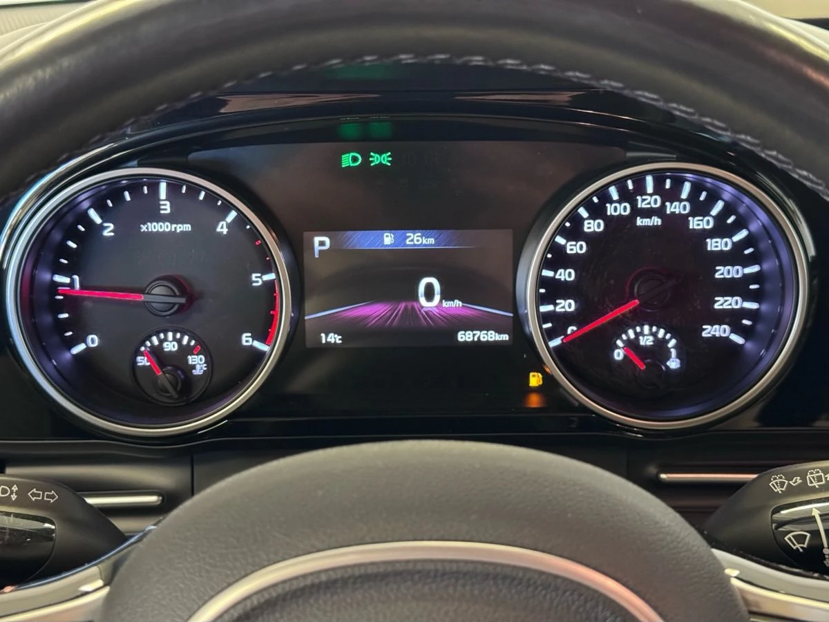 Kia Carnival, 2021г, передний привод, автомат