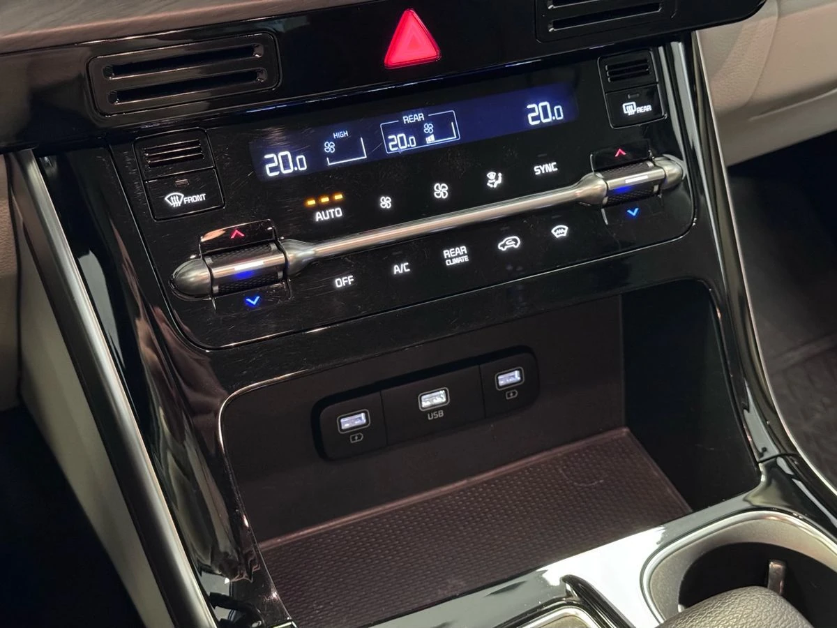 Kia Carnival, 2021г, передний привод, автомат