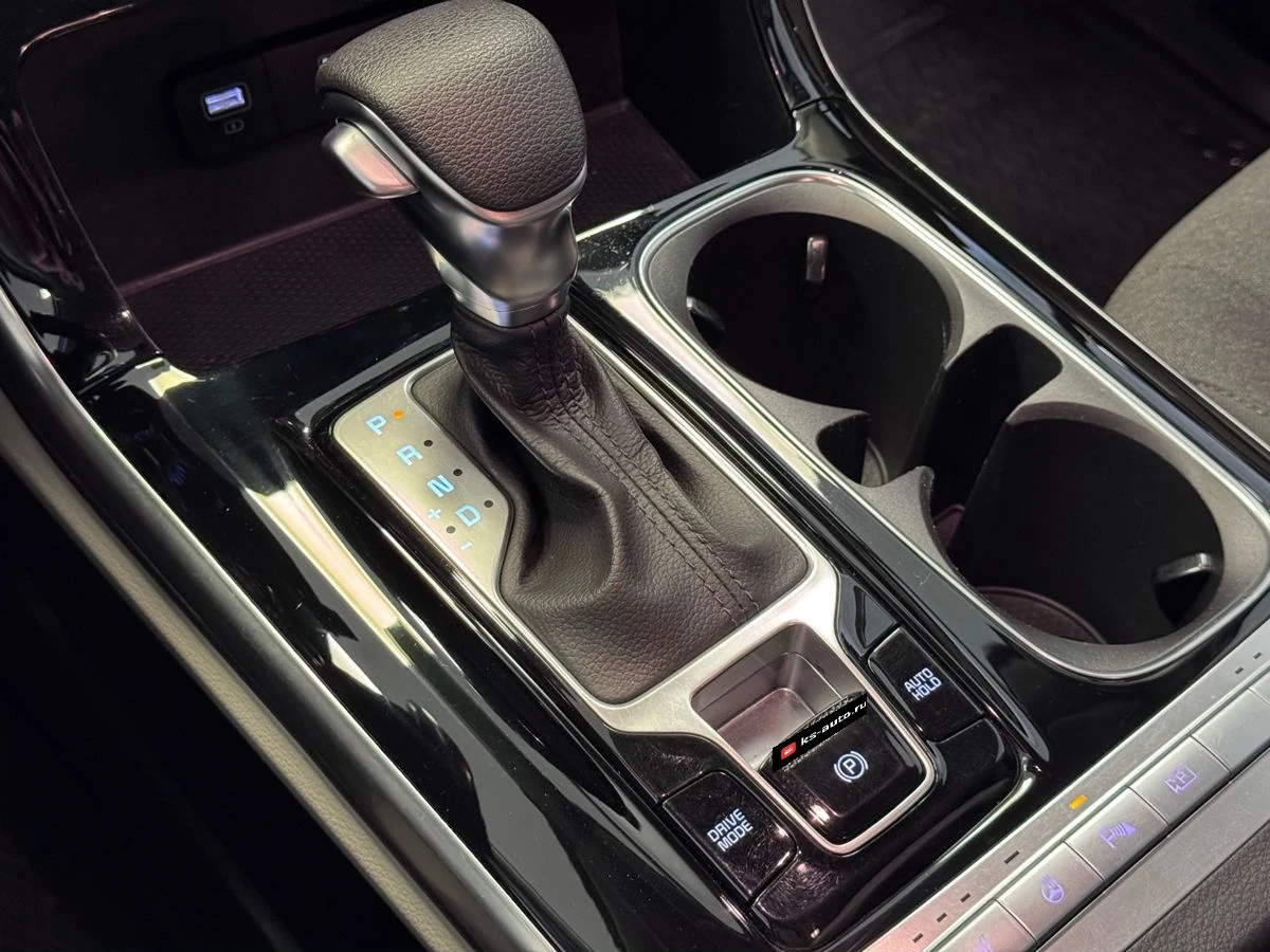 Kia Carnival, 2021г, передний привод, автомат