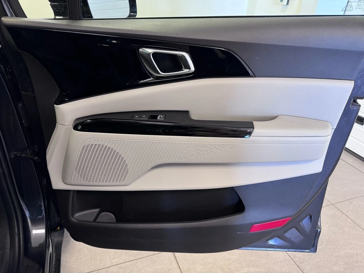 Kia Carnival, 2021г, передний привод, автомат