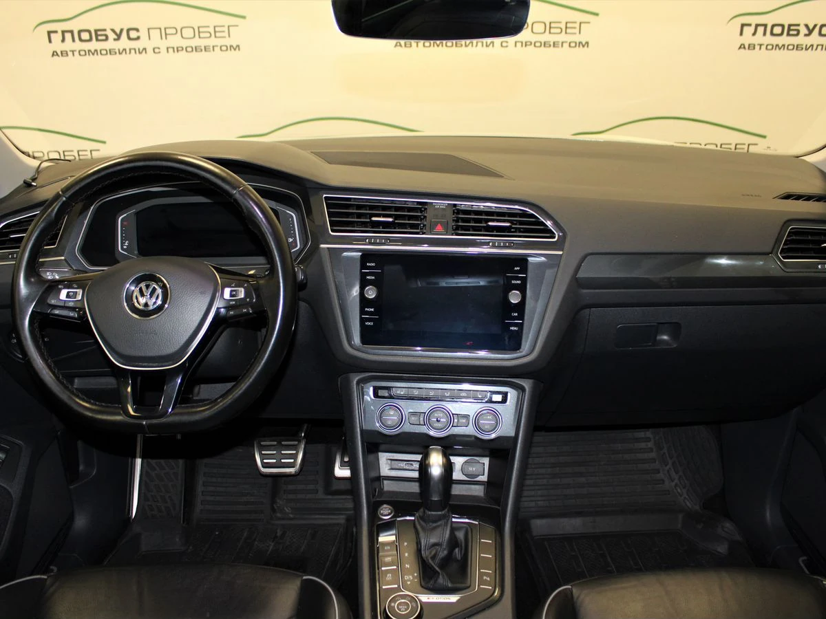 Volkswagen Tiguan, 2019г, передний привод, автомат