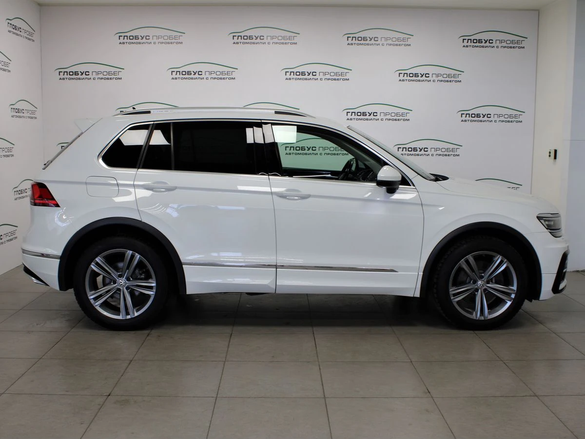 Volkswagen Tiguan, 2019г, передний привод, автомат