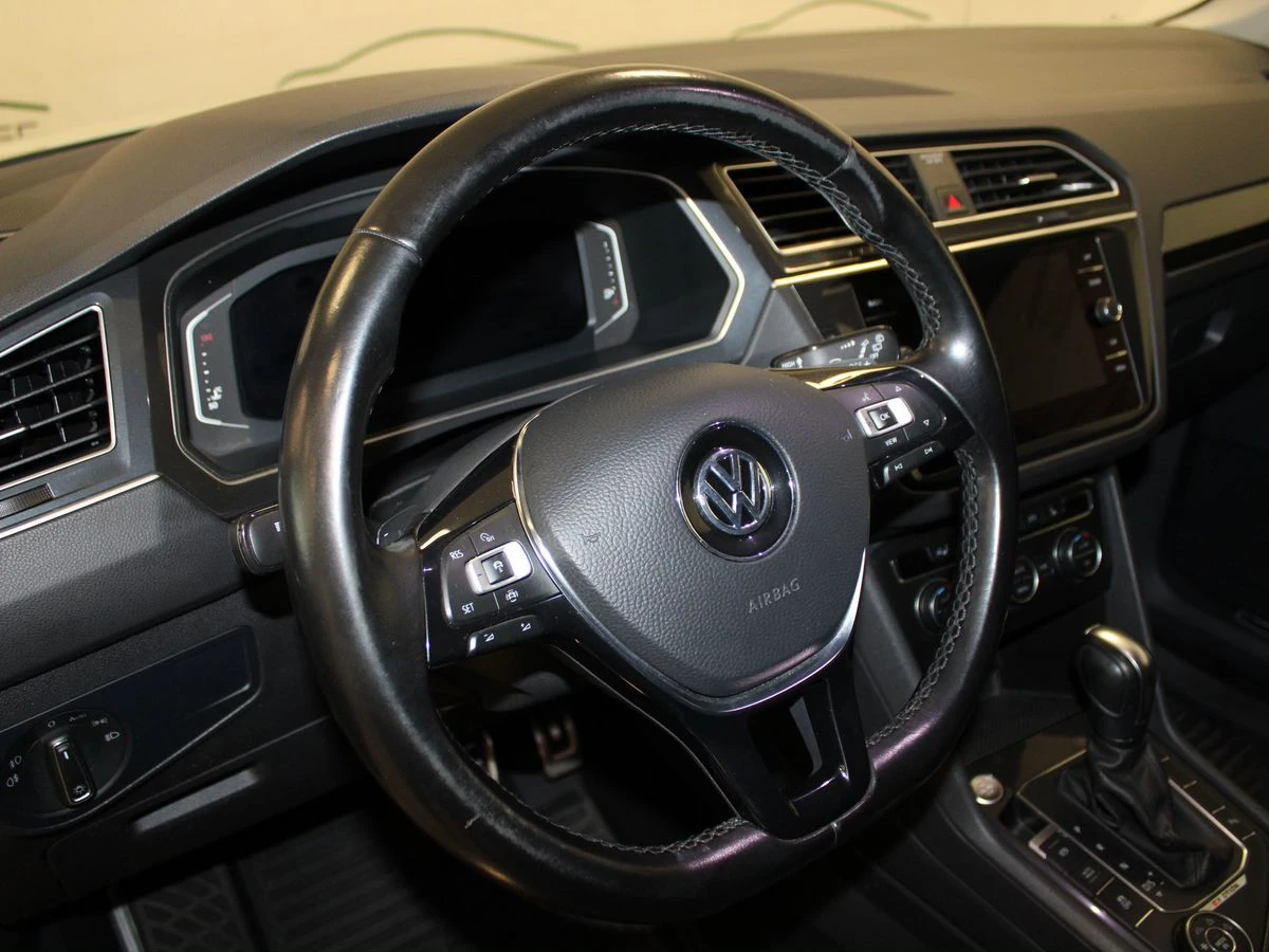 Volkswagen Tiguan, 2019г, передний привод, автомат